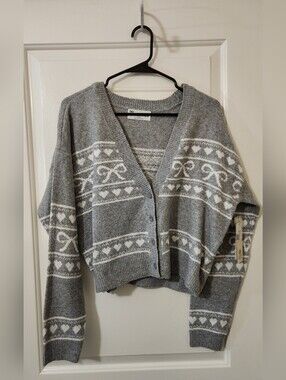 No Boundaries Gray & White Cropped Cardigan
